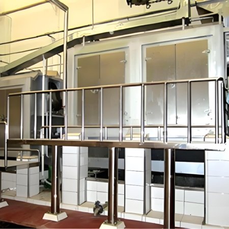 This equipment is used in the depilation process of pigs of different sizes, large, medium and small. After the scalding, the pig carcass is unloaded by the unloader and slides vertically (buttocks in front) along the chute into the U-shaped channel of the depilation machine (composed of multiple sets of U-shaped support frames with special structures). After that, under the joint scraping and friction of the large and small depilatory rollers rotating rapidly, the carcass is continuously thrown up and depilated during rolling; at the same time, the carcass is pushed toward the equipment outlet under the double forward thrust of the large depilatory rollers (arranged in a spiral shape) and the U-shaped support frame. This equipment adopts the depilation method of feeding pigs, depilating pigs and discharging pigs at the same time, which is coherent and efficient, and is suitable for large and medium-sized modern slaughtering and processing plants. It must be used in conjunction with the suspended scalding conveyor, dynamic unloader, pig inlet and outlet, and transition chute.